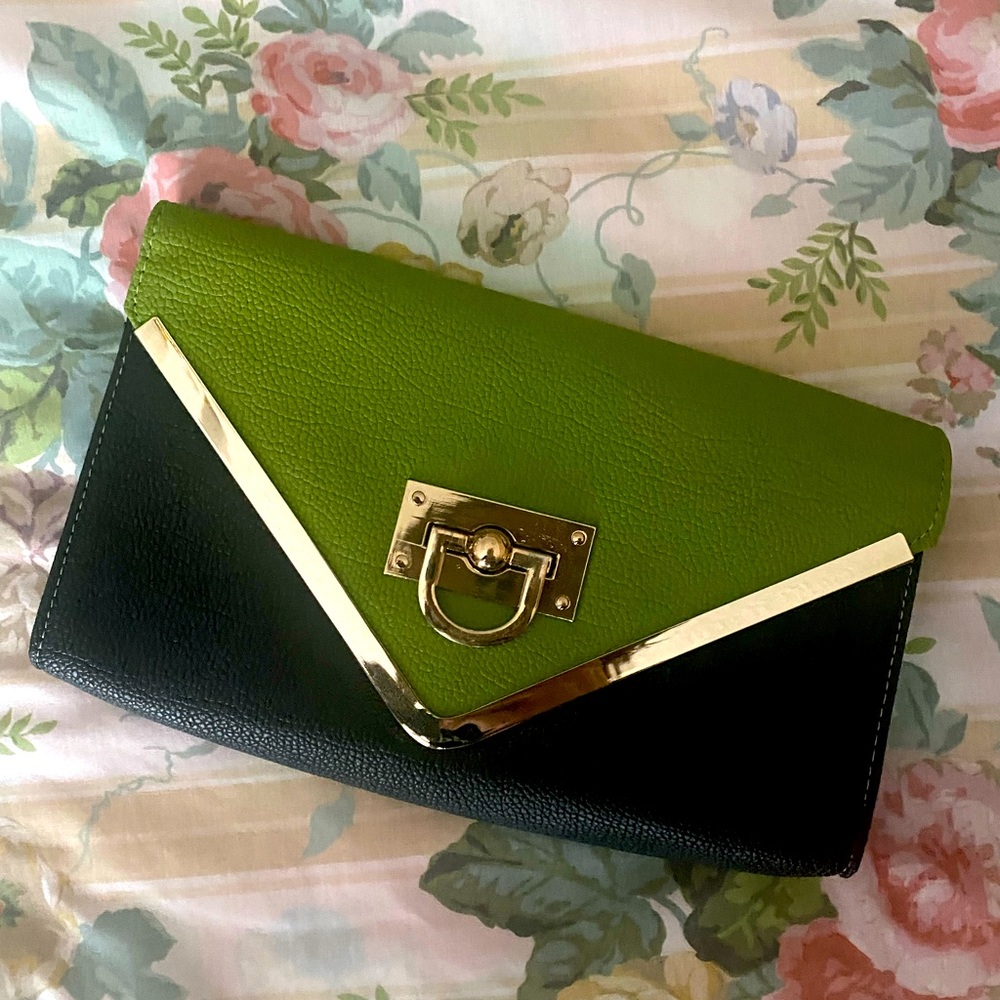 Green & black clutch